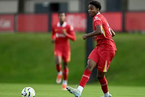 ألفين أيمن يشارك في فوز ليفربول المثير على فرانكفورت بدوري أبطال أوروبا للشباب